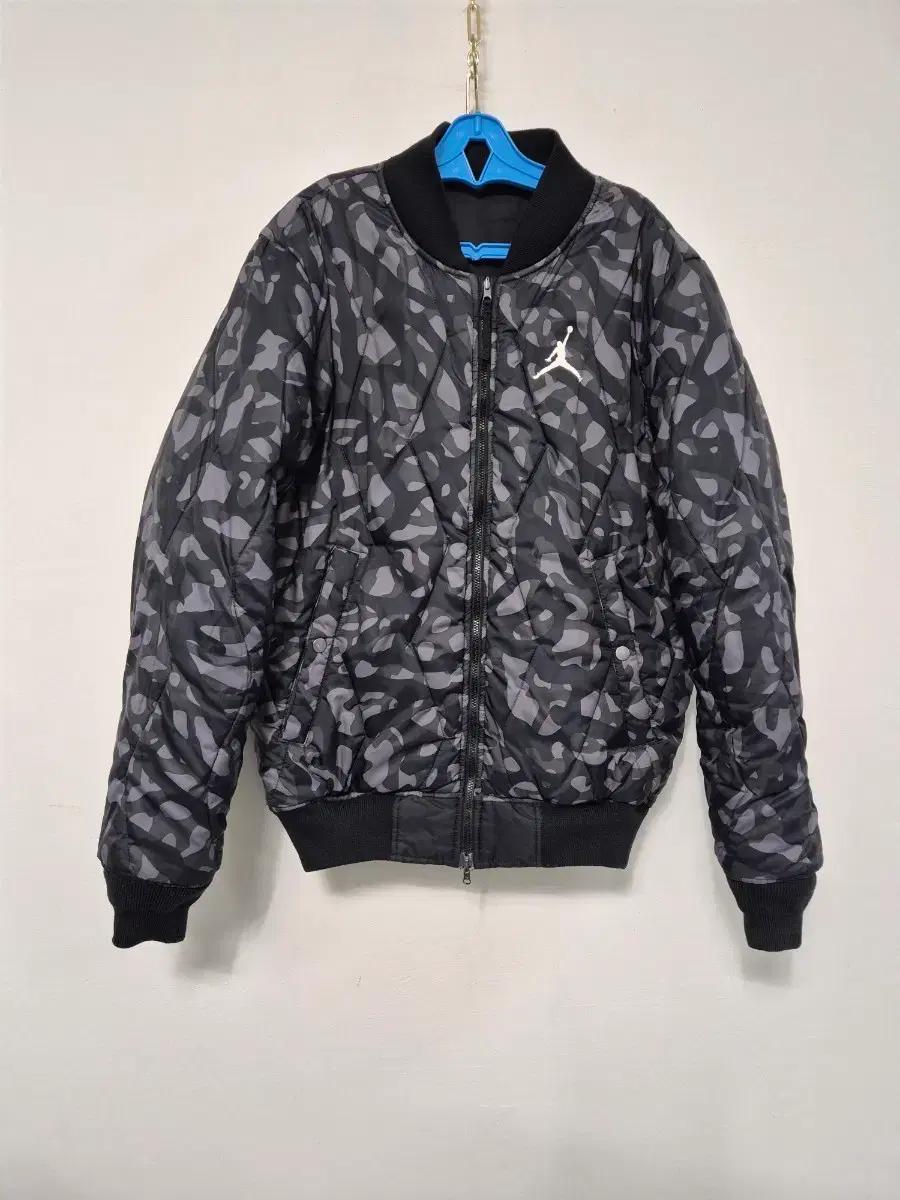 나이키 조던 리버블 양면패딩 (100)