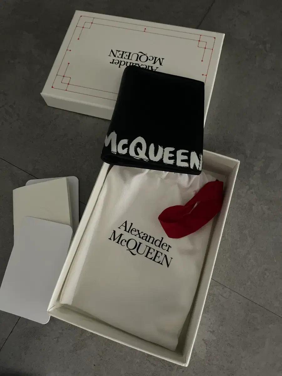 알렉산더 맥퀸 폴더 카드지갑