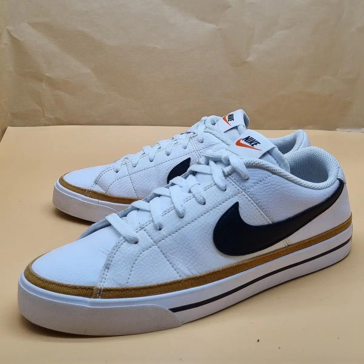 나이키 코트레거시 남성스니커즈280_