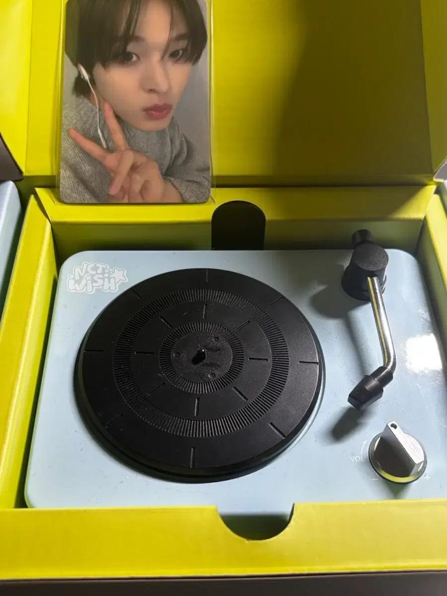 엔시티위시 1주년 턴테이블 리쿠 포카