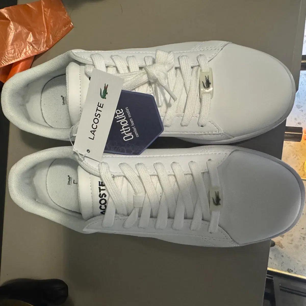 새상품 라코스테 스니커즈 240(245가맞음)