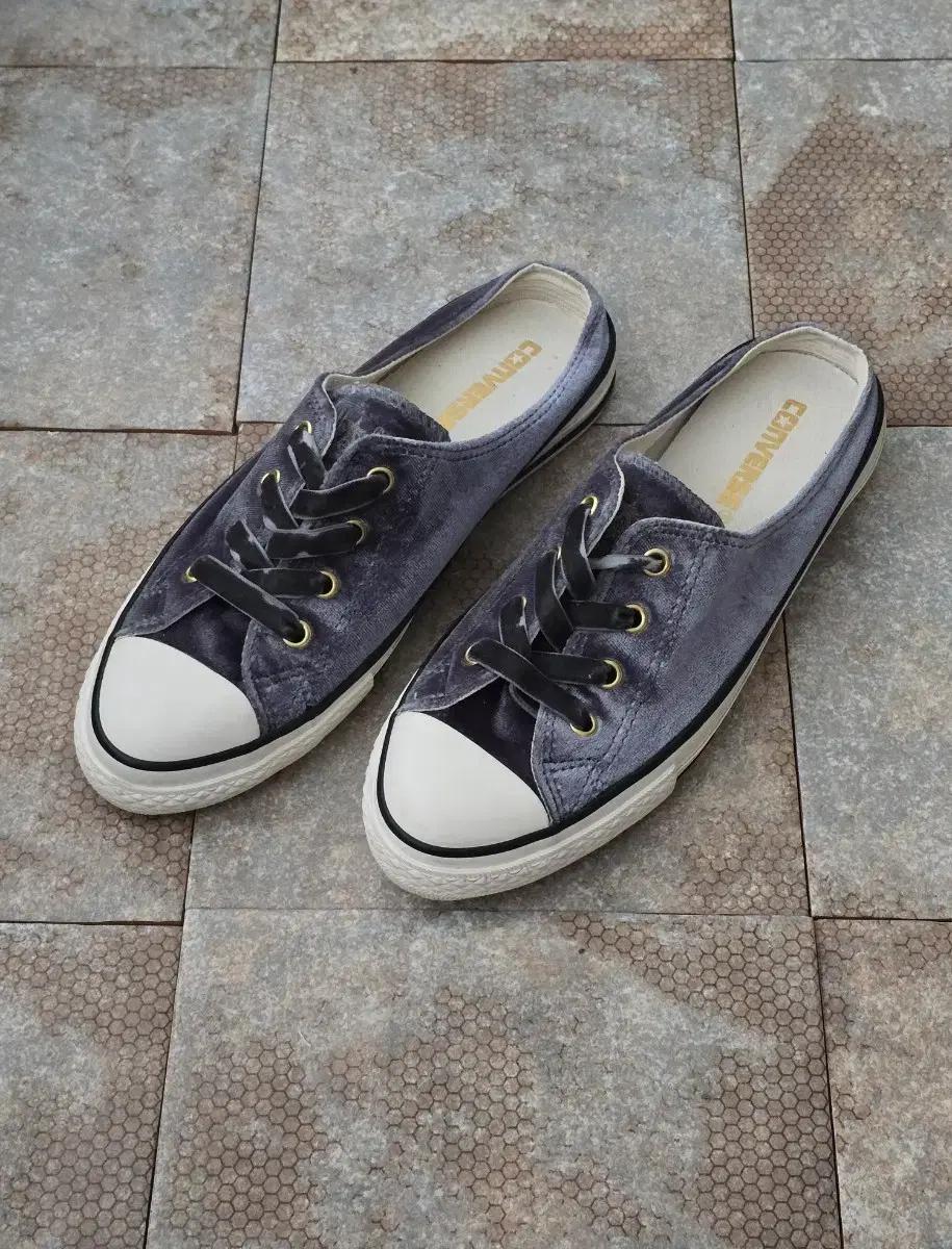 (245)컨버스 올스타 벨벳 뮬 차콜 스니커즈