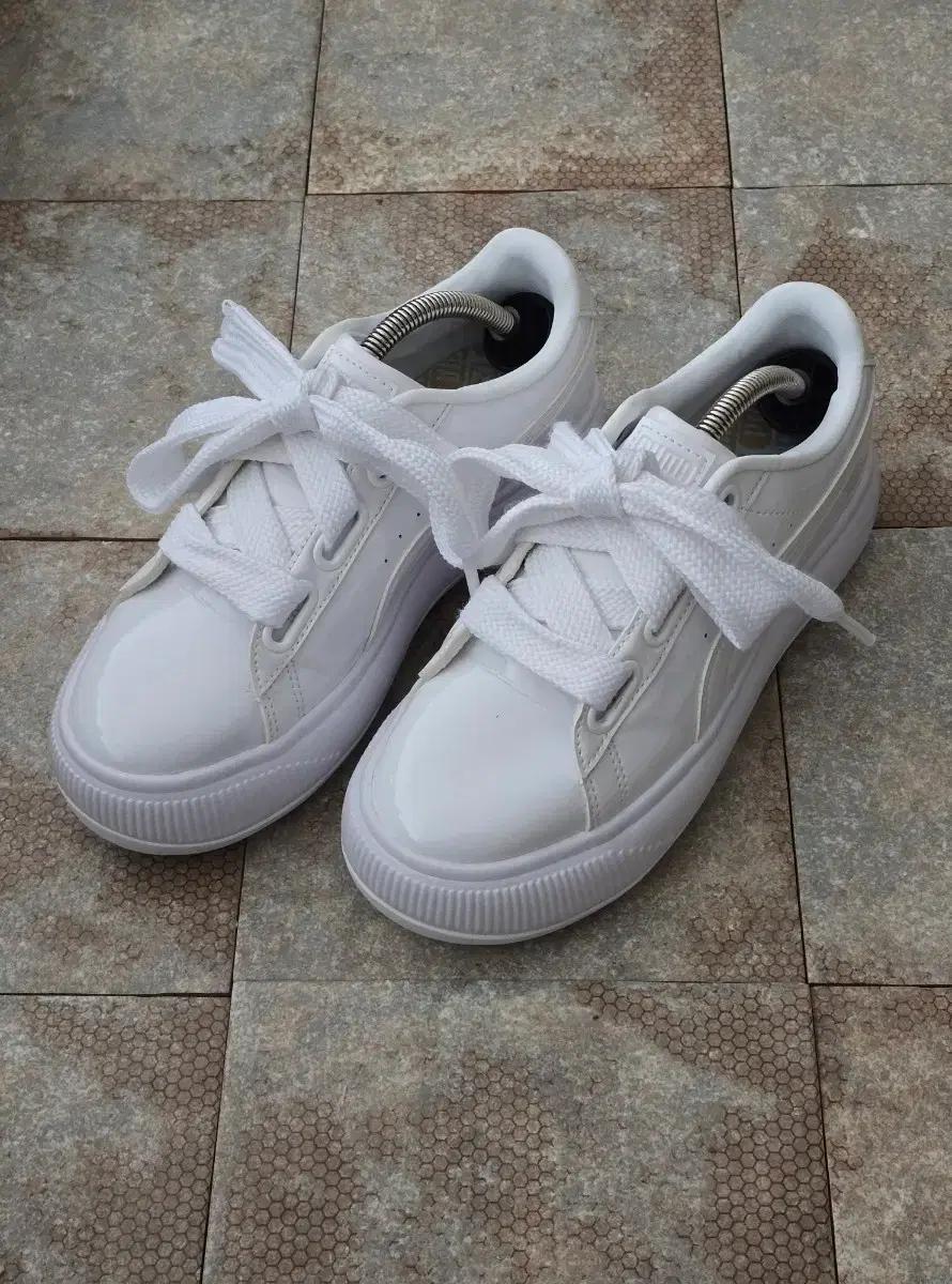 (250)푸마 스웨이드 마유 하트 페이턴트 화이트 스니커즈