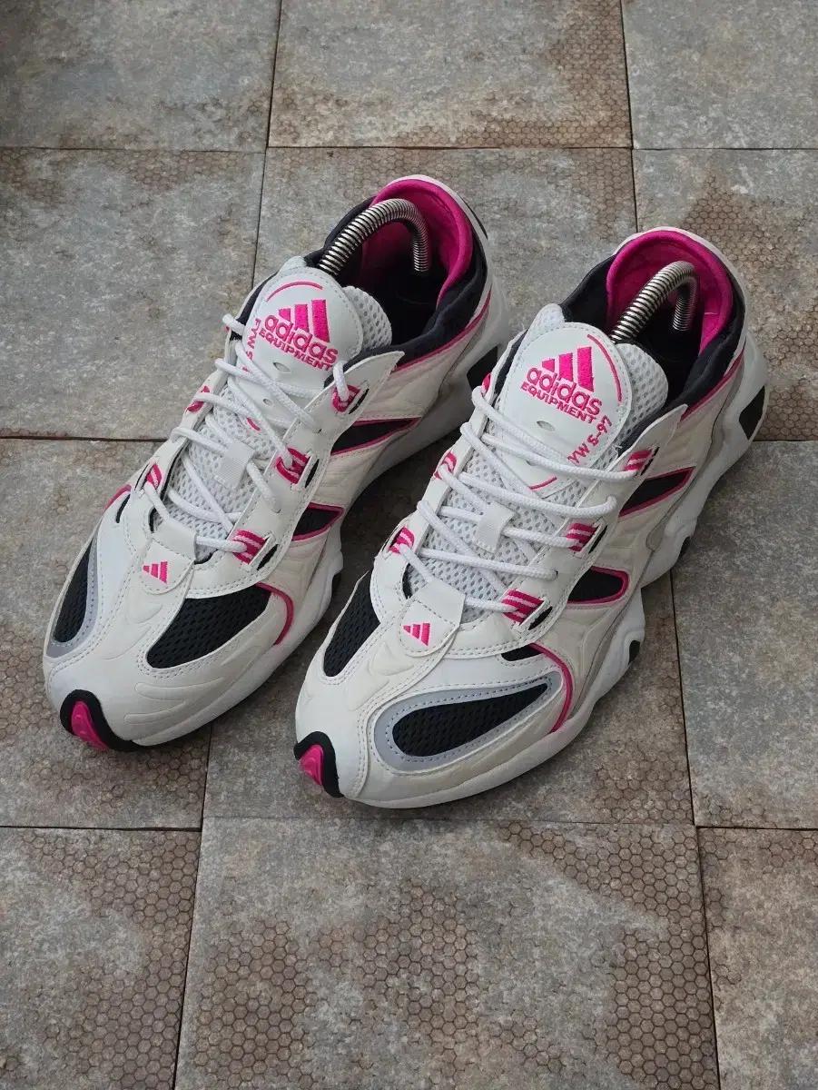 (265)아디다스 이큅먼트 fyw s-97 스니커즈