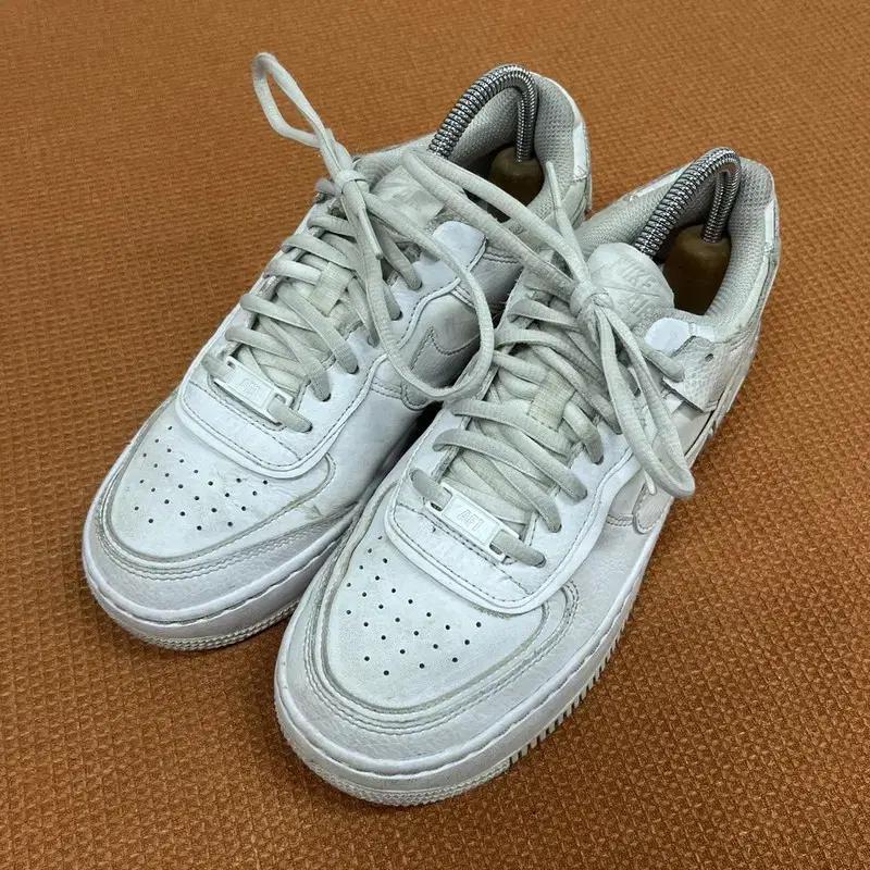 나이키 에어포스 1 쉐도우 스니커즈 운동화 235 G07644