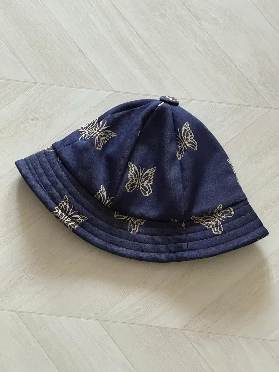 니들스 파피용 버뮤다햇 빠삐용 버킷햇