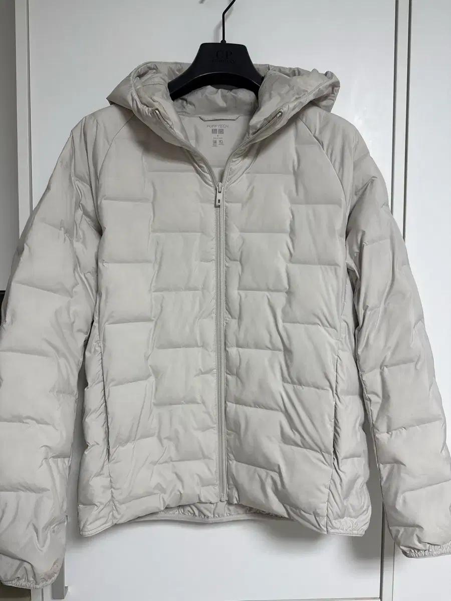 유니클로 퍼프테크 파카 패딩 경량 아이보리 M