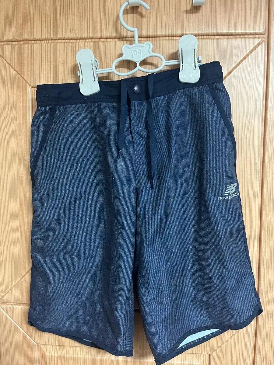 뉴발란스 네이비 반바지 M사이즈(택배비 포함)