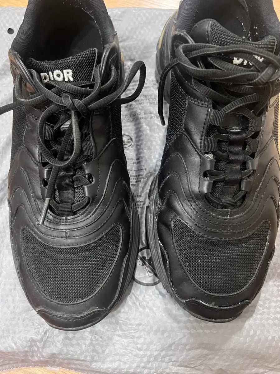 디올 메인컬렉션 스니커즈 판매합니다