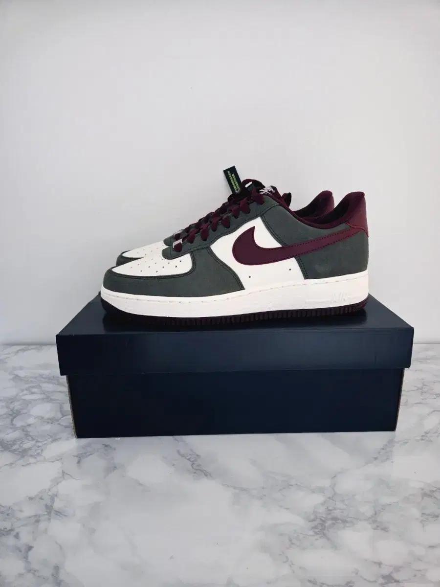 나이키 운동화 275 에어포스 새상품 풀박스