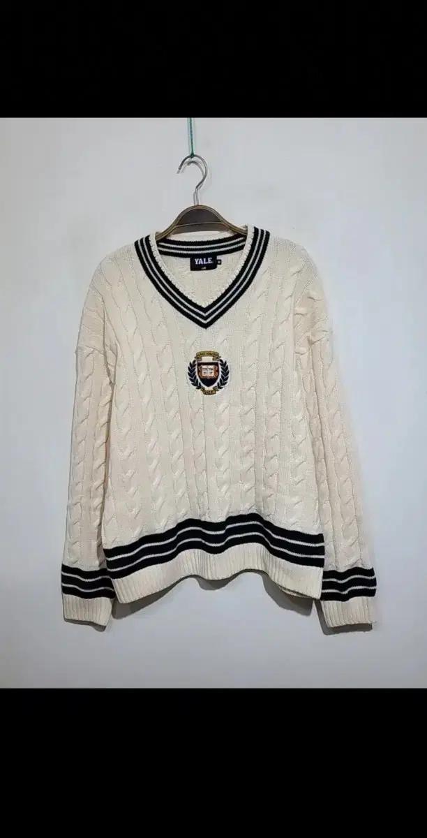 (L) 예일 케이블 니트 아이보리 꽈배기 스웨터 브이넥