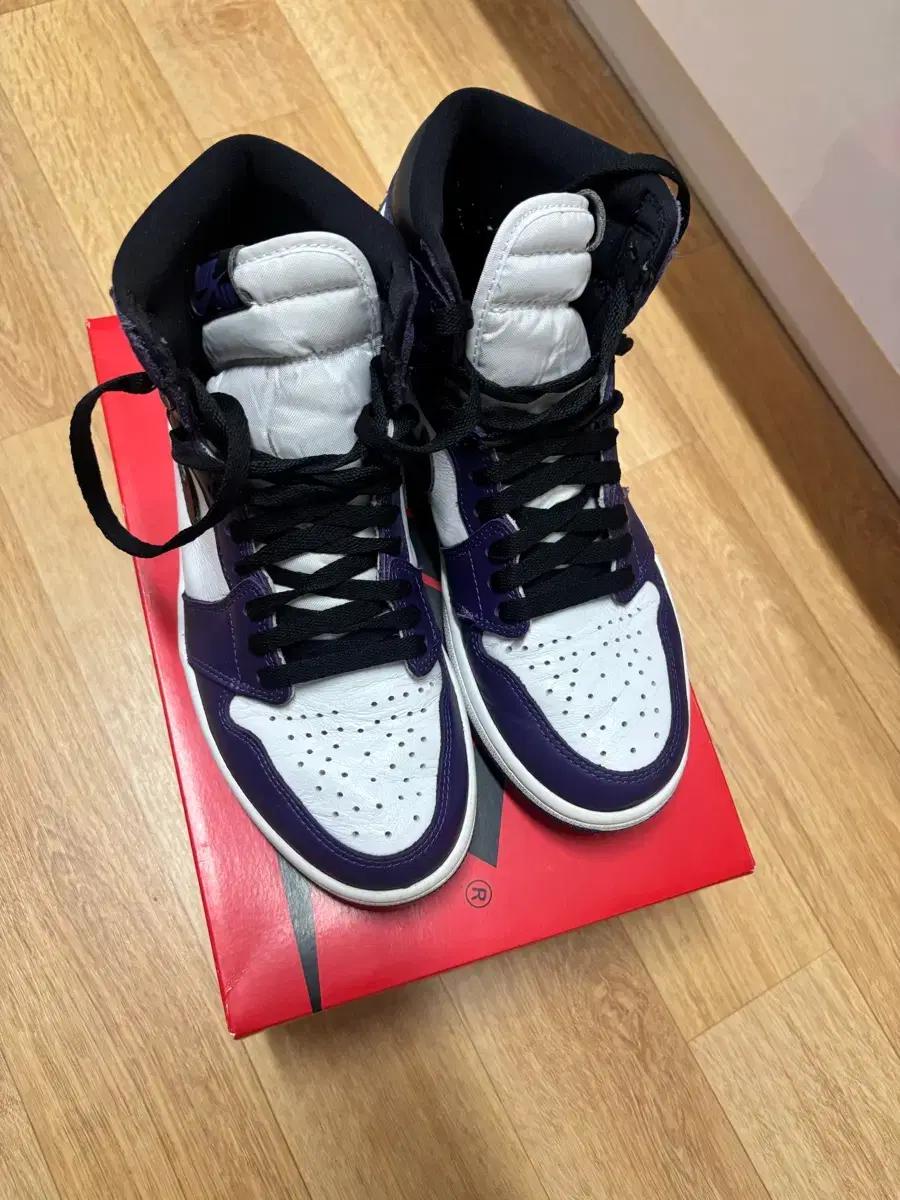 조던 1 하이 코트퍼플 260 사이즈 판매합니다