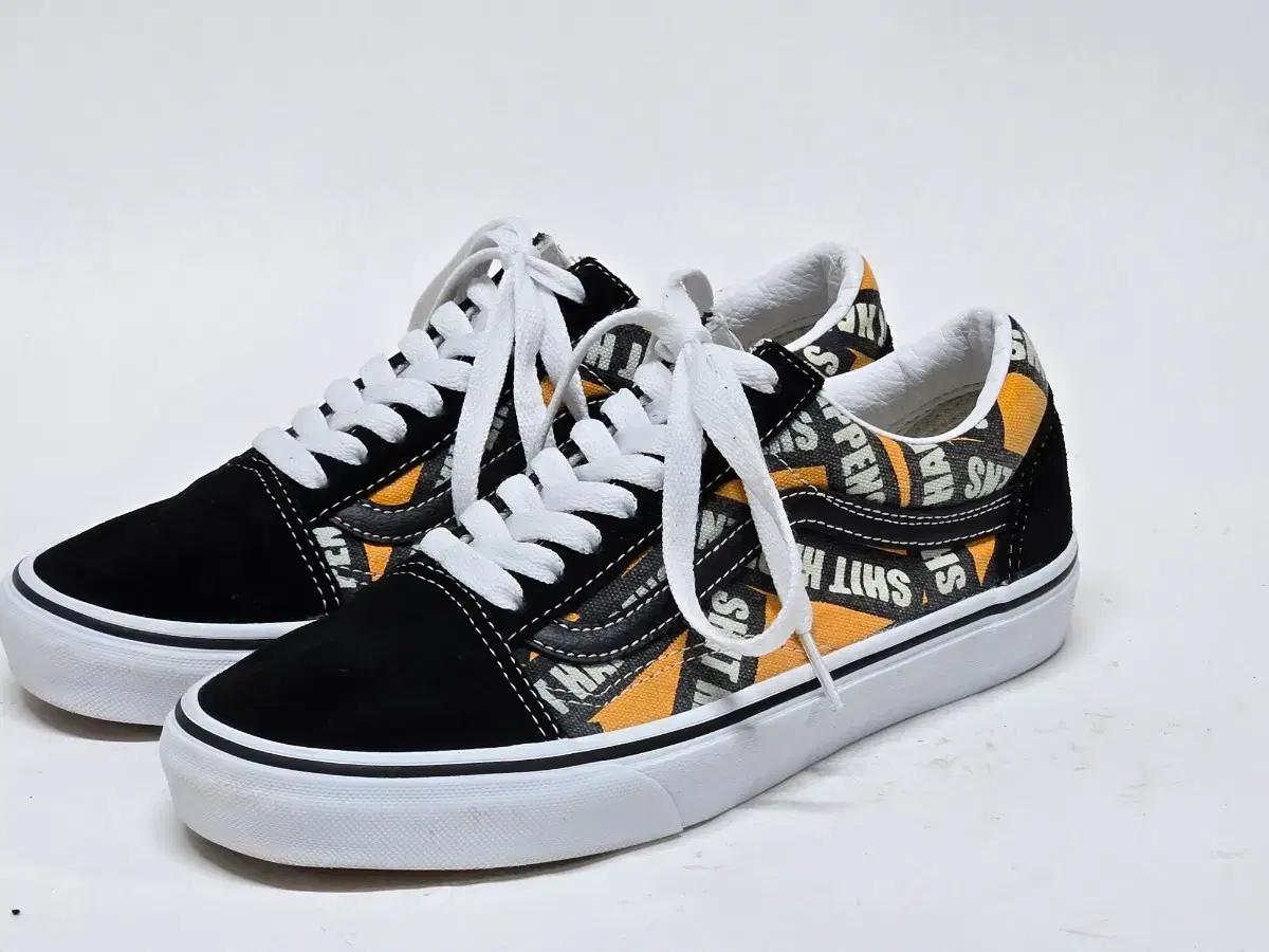 반스 올드스쿨 블랙/오렌지 패턴 스니커즈 245mm