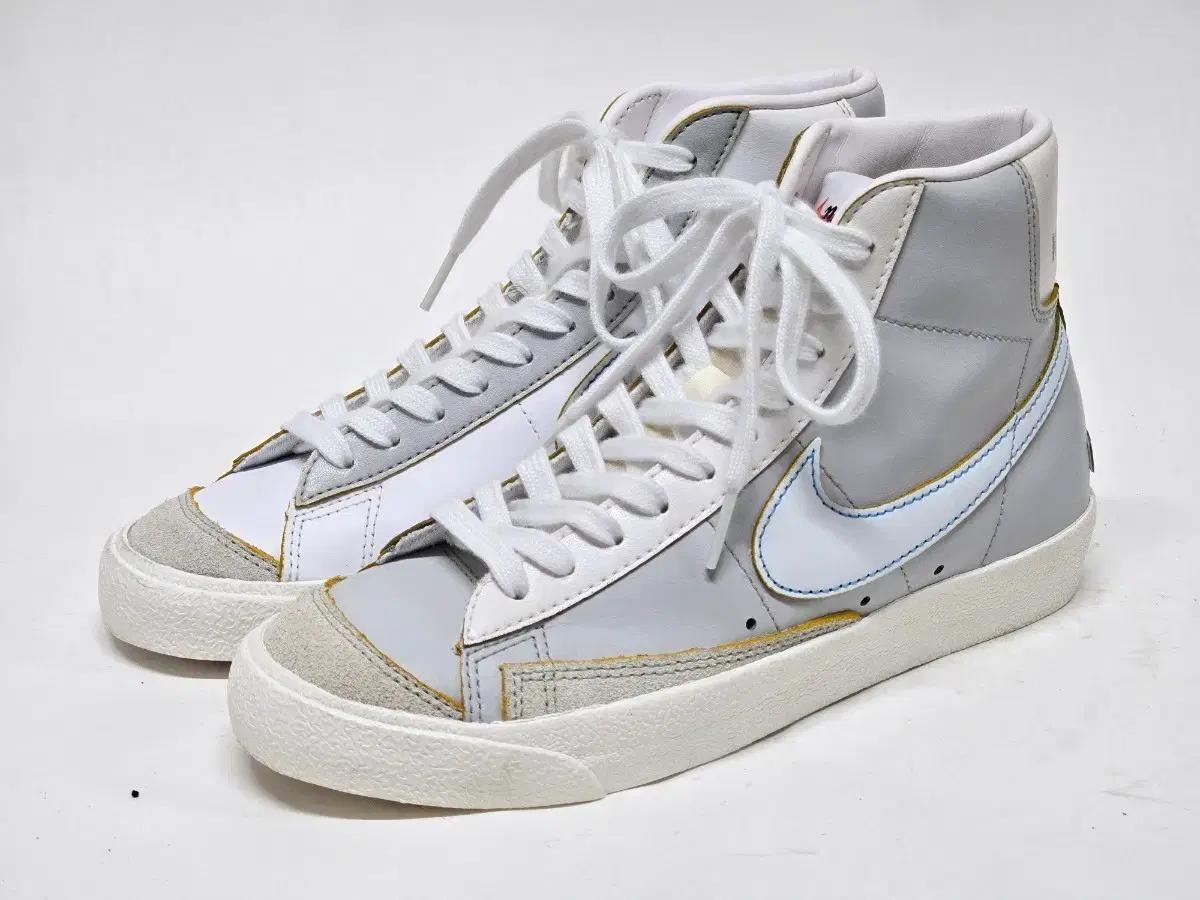 나이키 블레이저 미드 77 회색/흰색 스니커즈 240mm