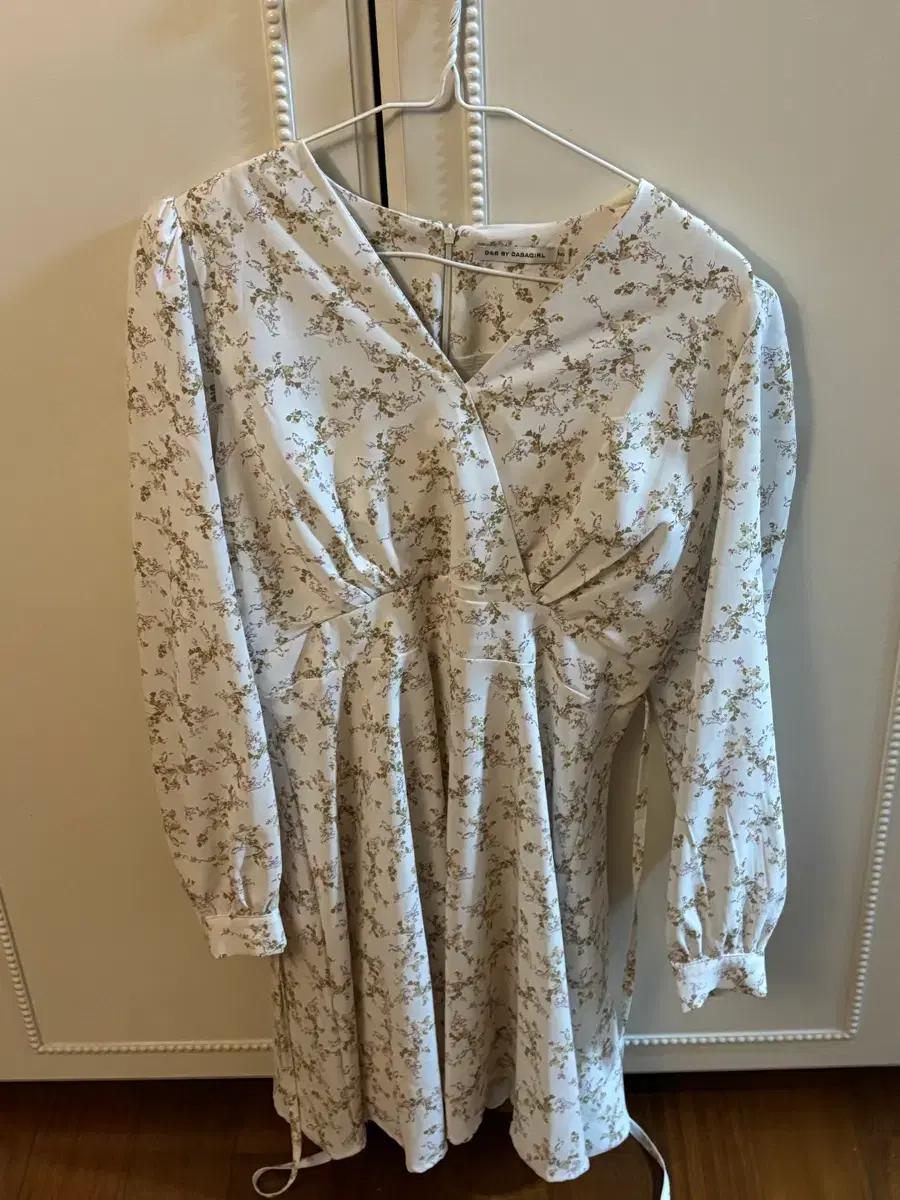 다바걸 꽃무늬 랩 원피스 S