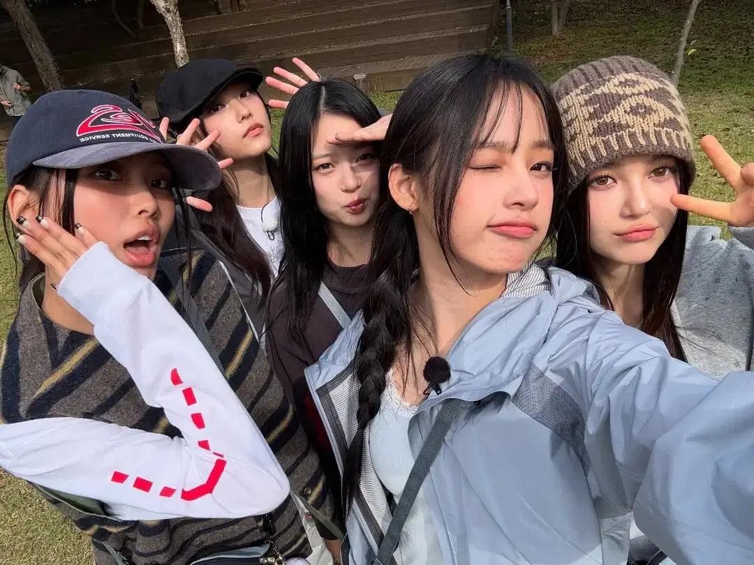 뉴진스 굿즈 일괄 판매합니다