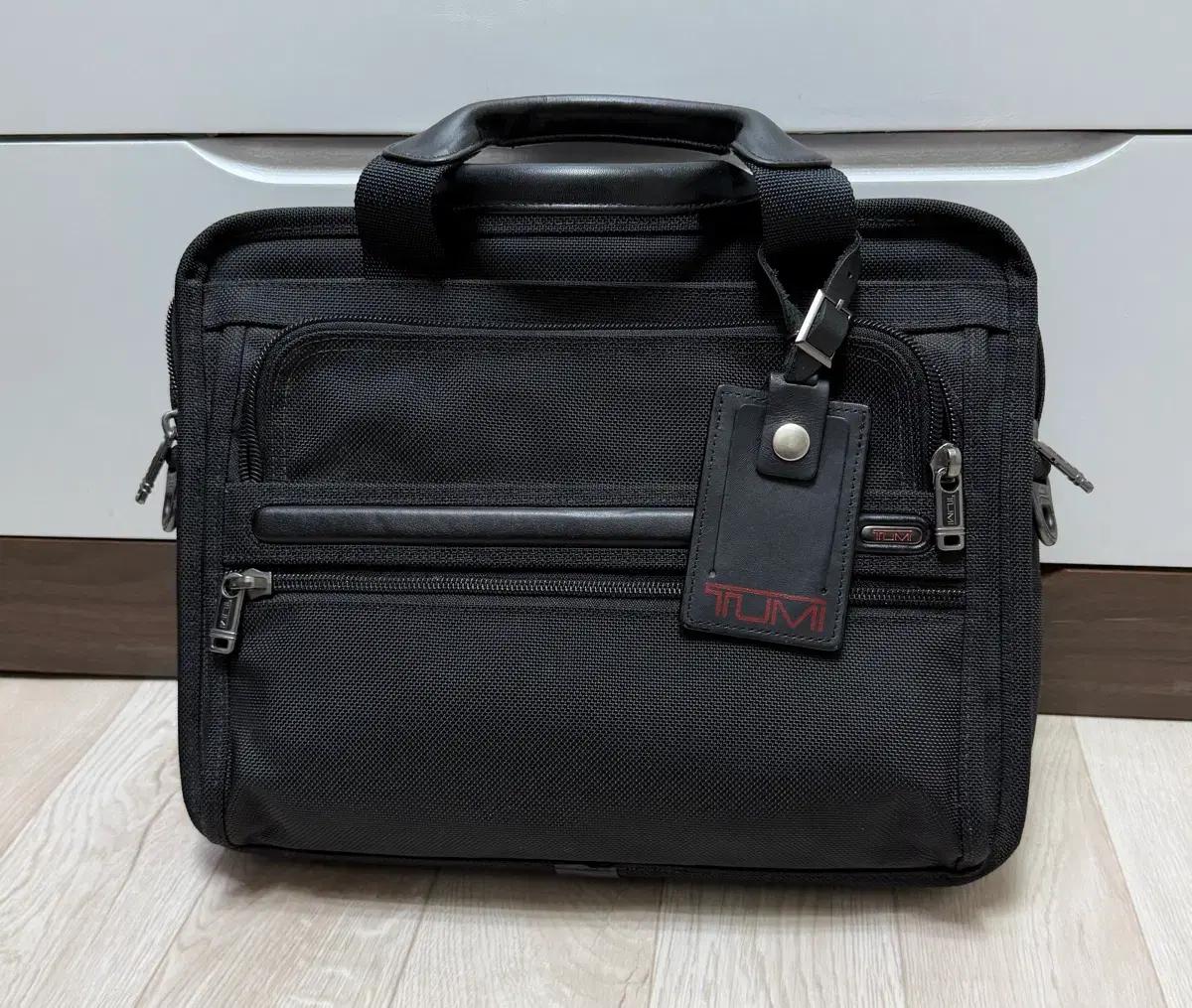 투미 TUMI 알파 컴팩트 익스팬더블 랩탑 브리프 26121D4 크로스백