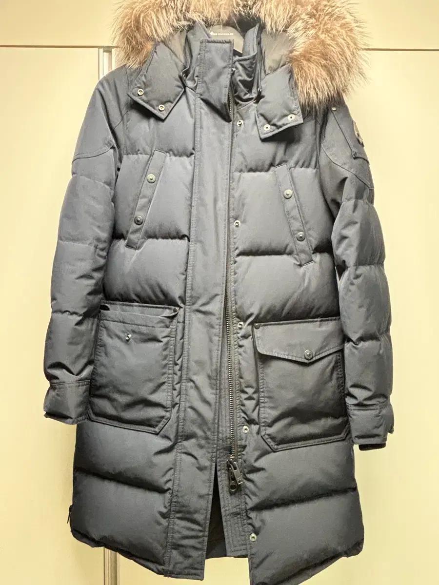 무스너클 롱패딩 네이비 여성 구스다운