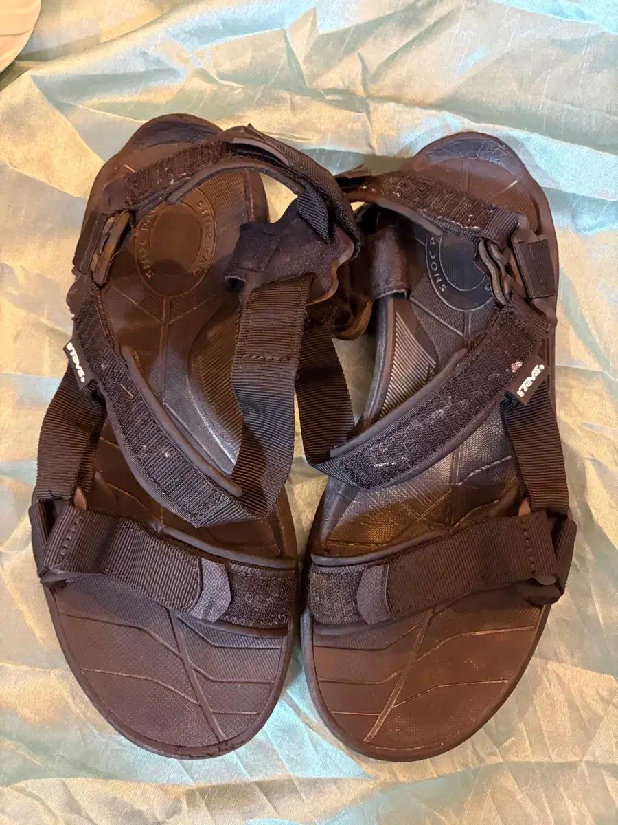 테바 샌들290