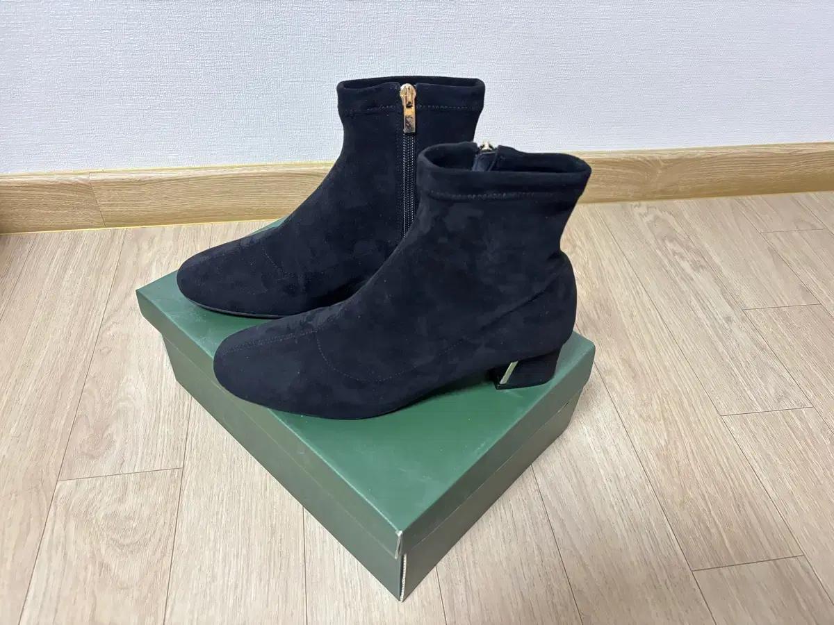 [최상급] 미소페 스웨이드 앵클 부츠 240mm