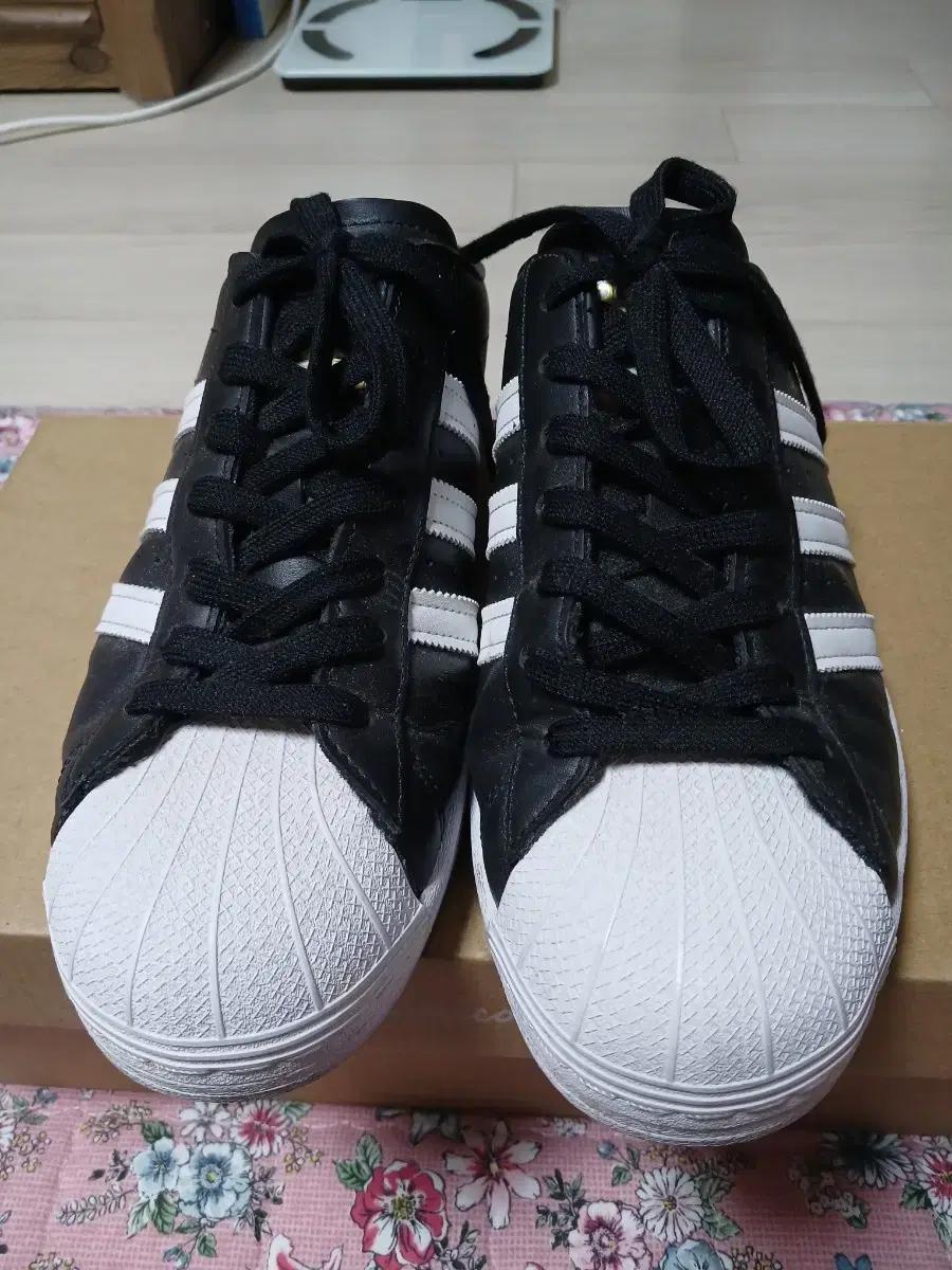 아디다스 슈퍼스타 뮬 스니커즈(265~270mm)