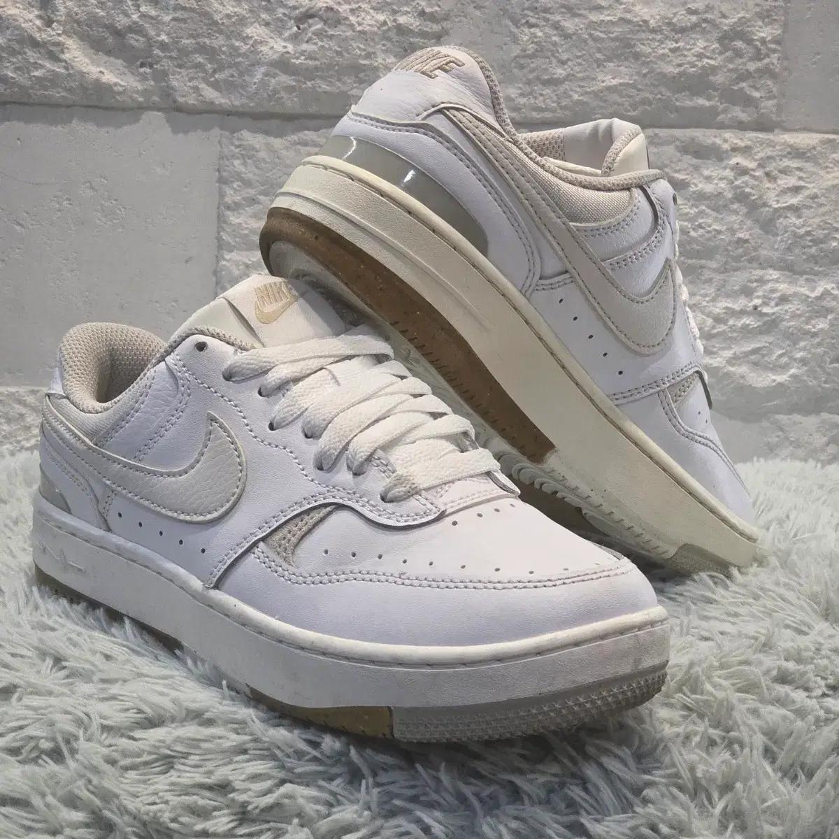 7q-4:나이키 여성용 로우컷 스니커즈 DX9176103 화이트(225