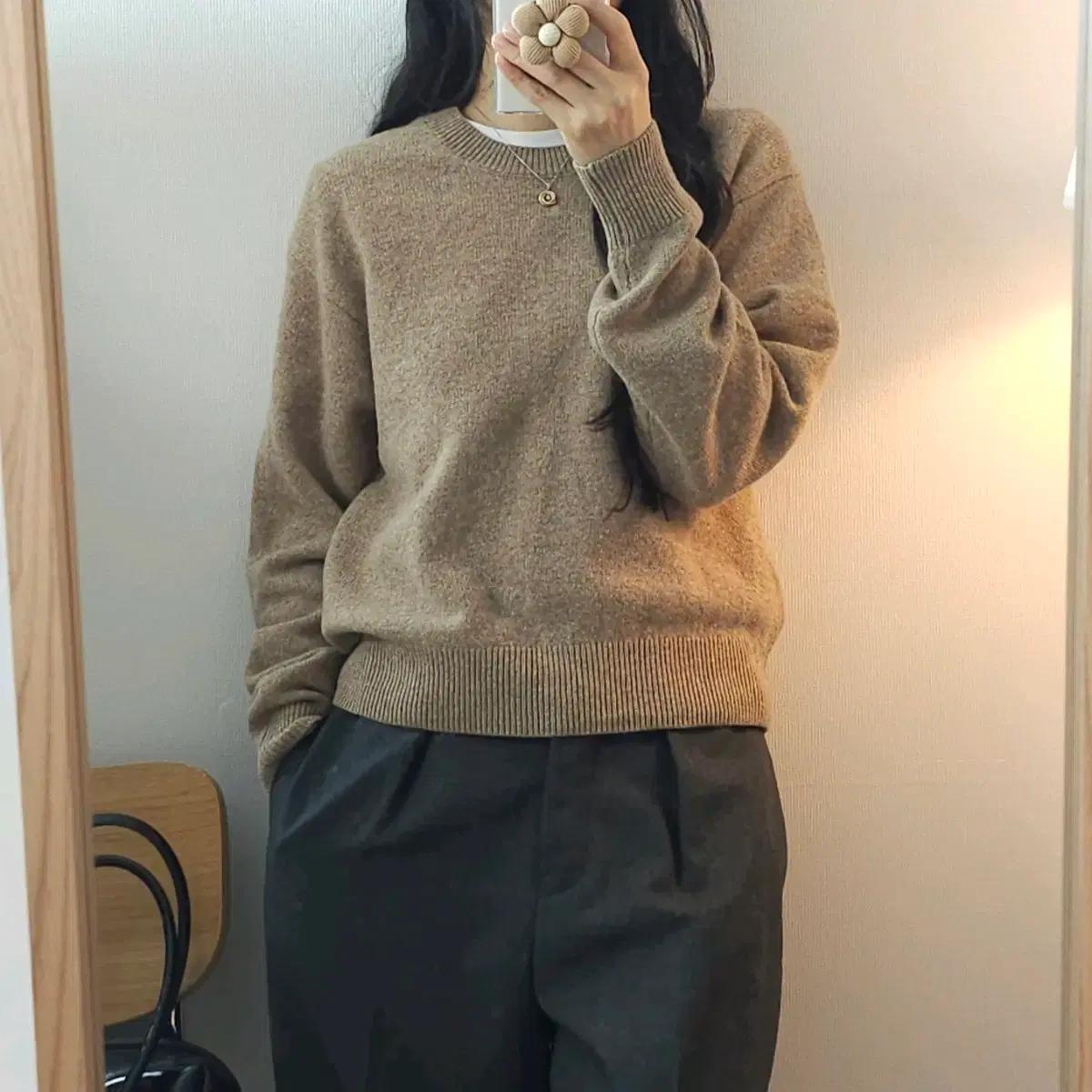 (M)유니클로 여성 라운드넥 울 니트 베이지 J18W1393