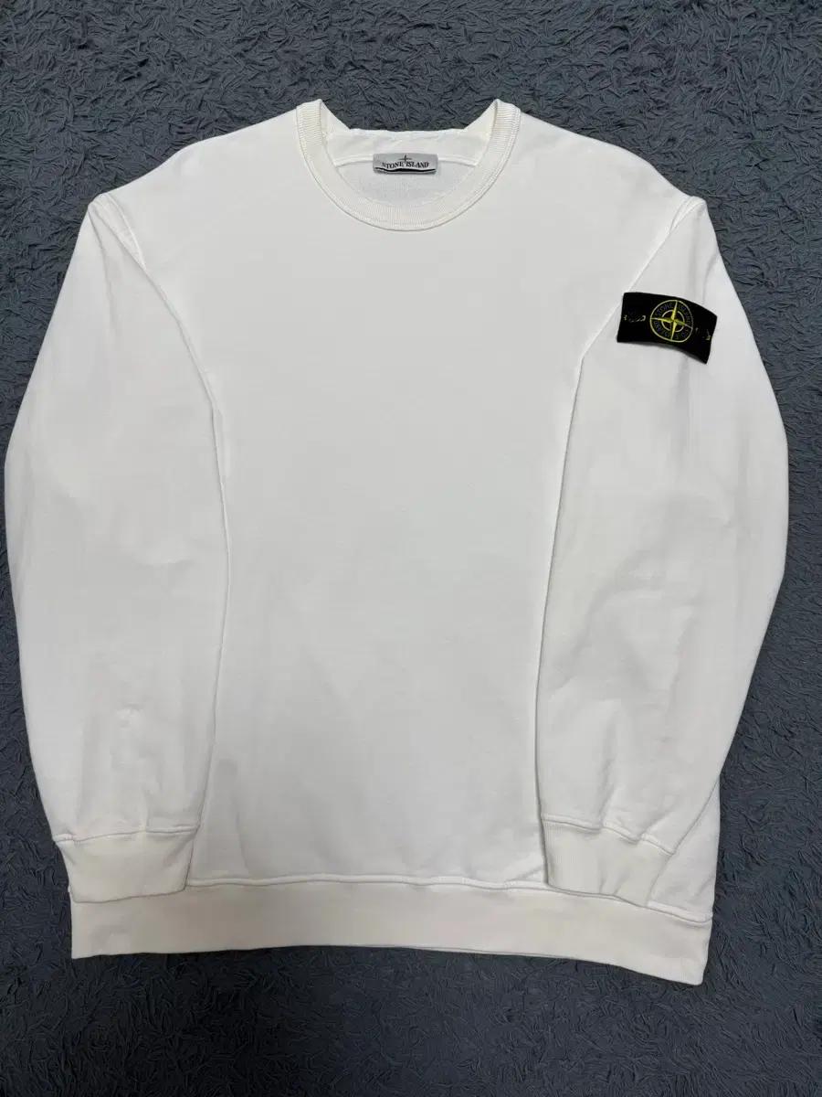 스톤아일랜드 22FW 맨투맨 화이트 XL사이즈
