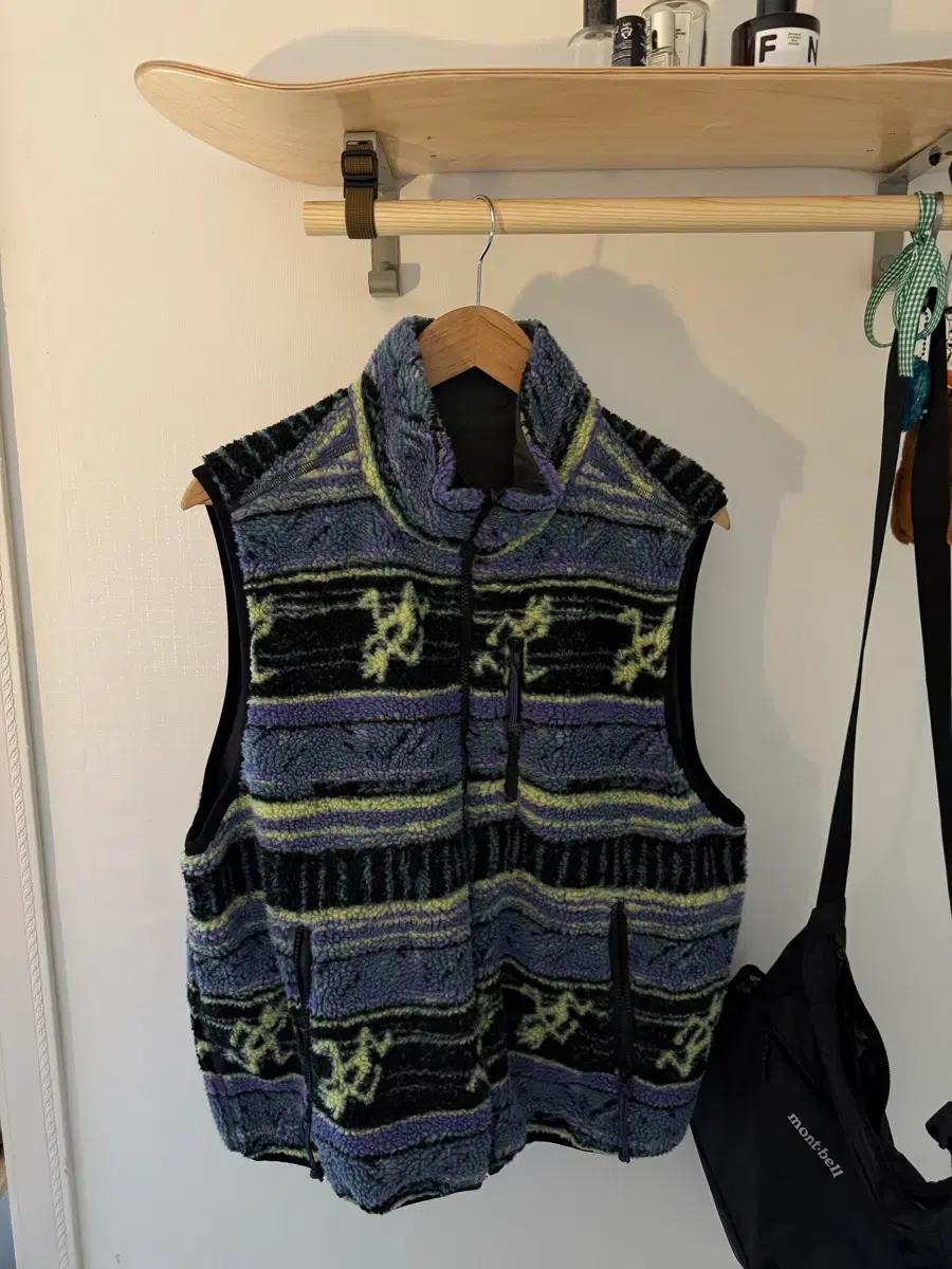 디스이즈네버댓 x 그라미치 리버시블 플리스 베스트 멀티