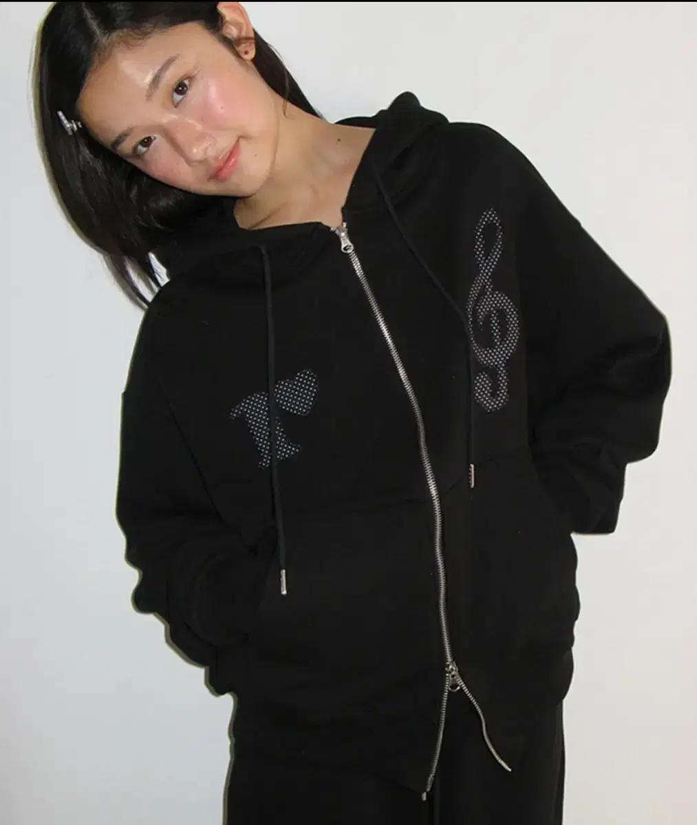 론론 도트 아플리케 후드집업