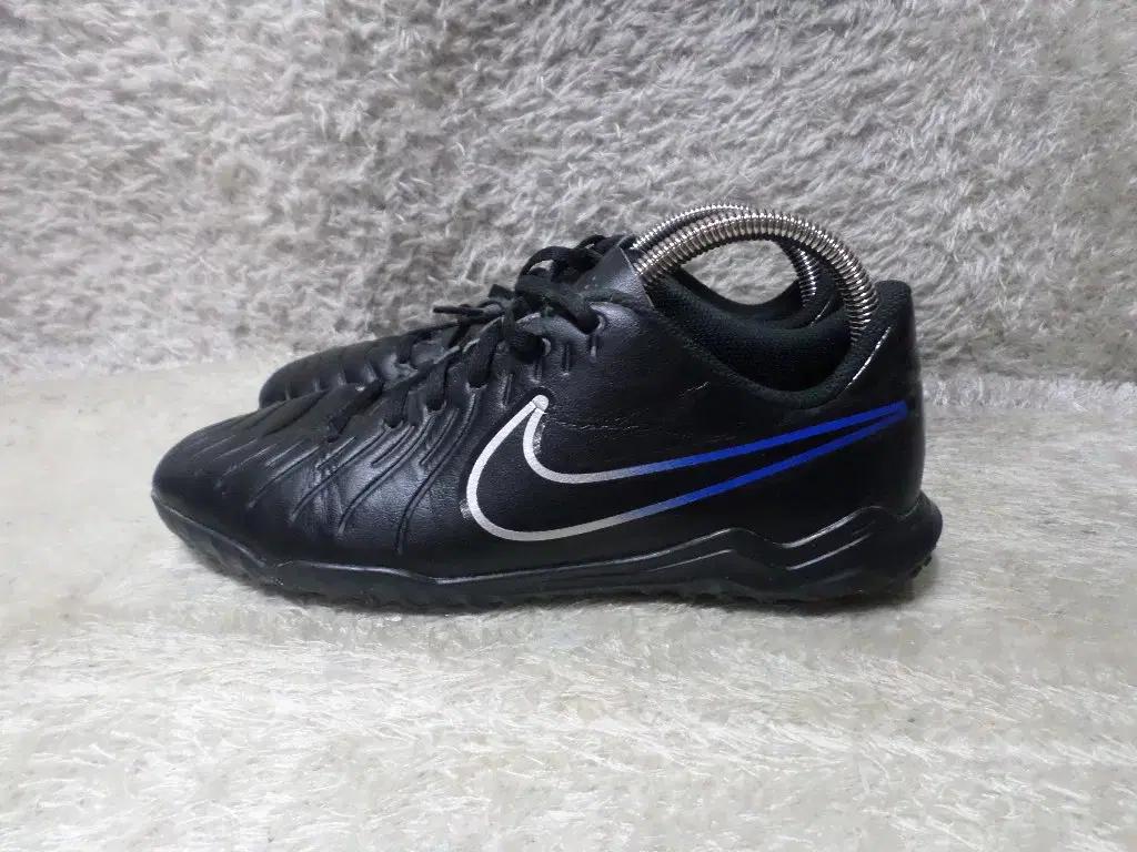 후루룩구제 240 나이키 주니어 티엠포 레전드10 풋살화 중고 신발