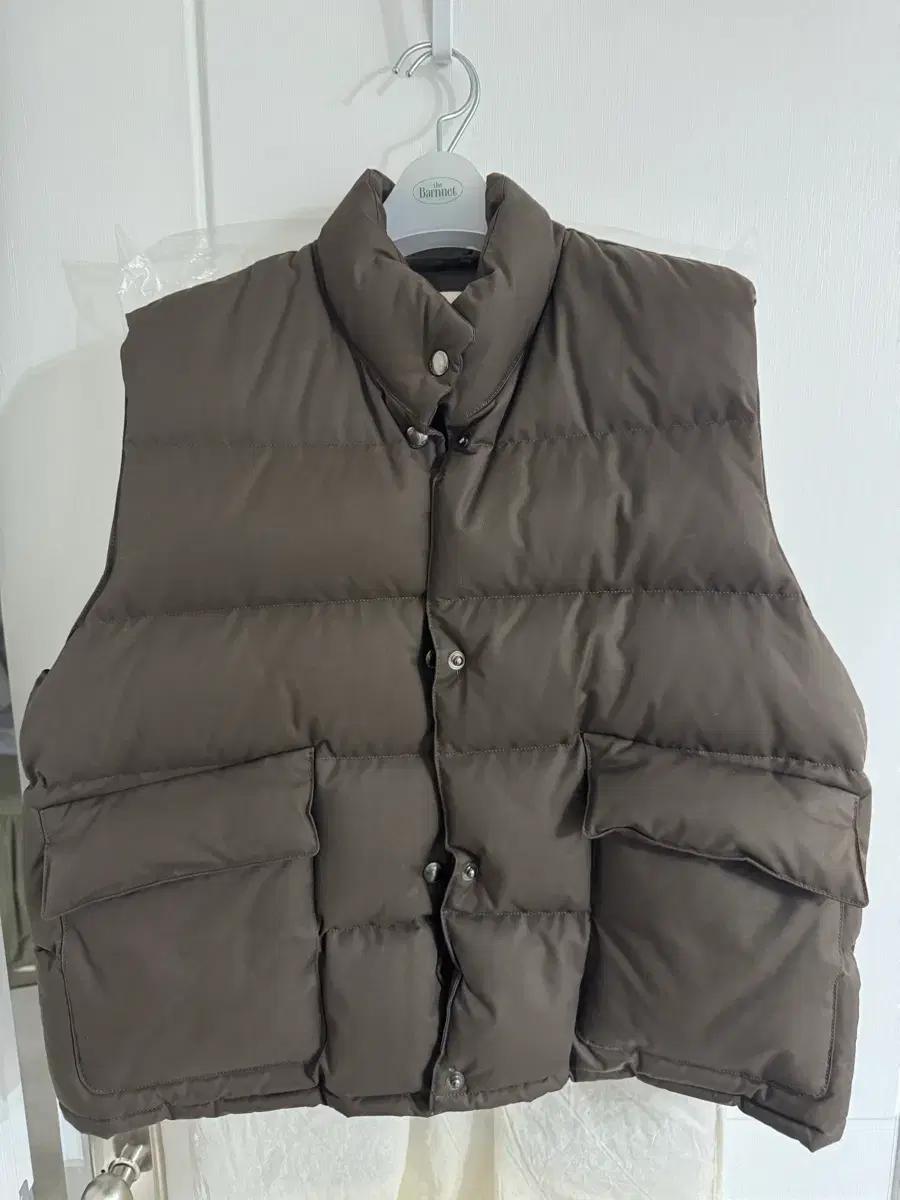 낫띵리튼 푸퍼 패딩 베스트