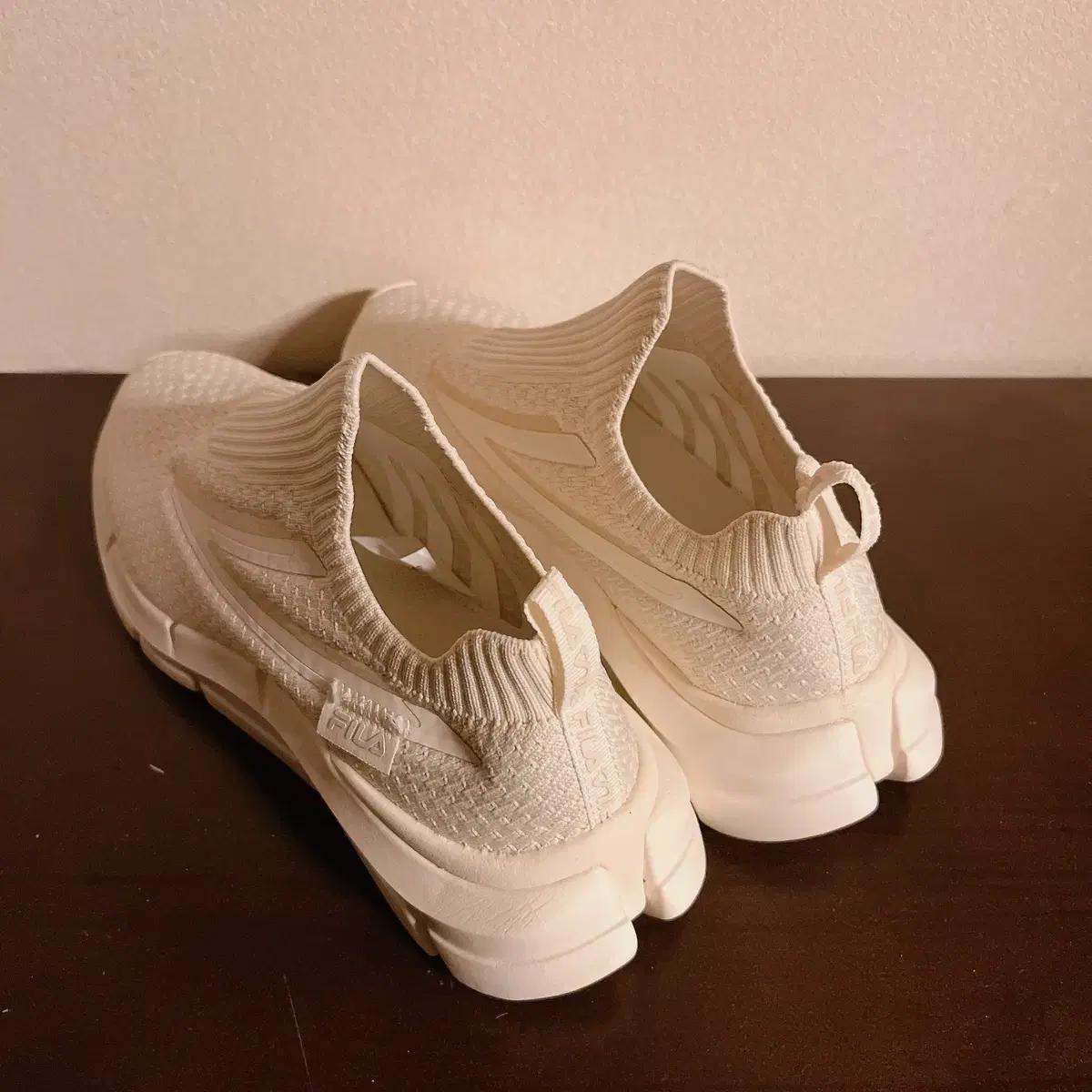 0051. 휠라 RGB 피어 2.0 (240) | Sneakers