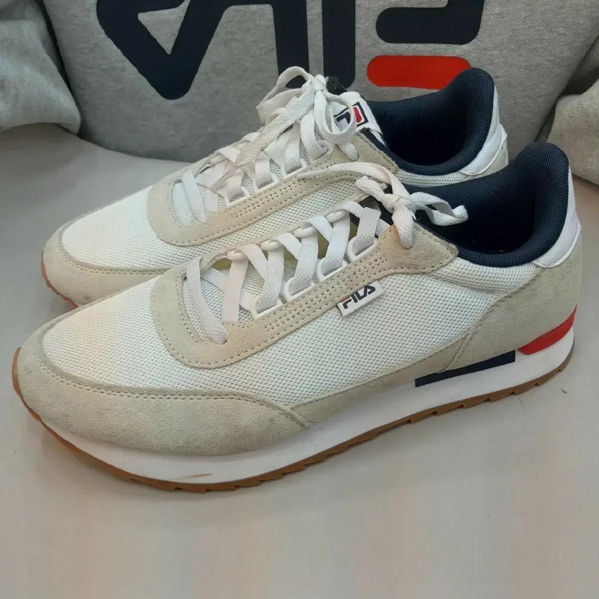 FILA 필라유로조거 운동화 화이트 스니커즈 275mm