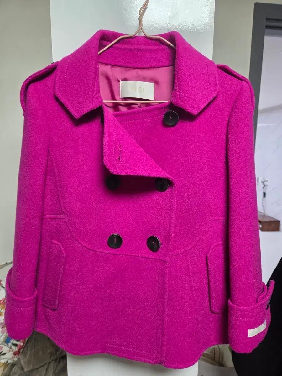 SJ SJ 핑크 더블 버튼 숏 코트