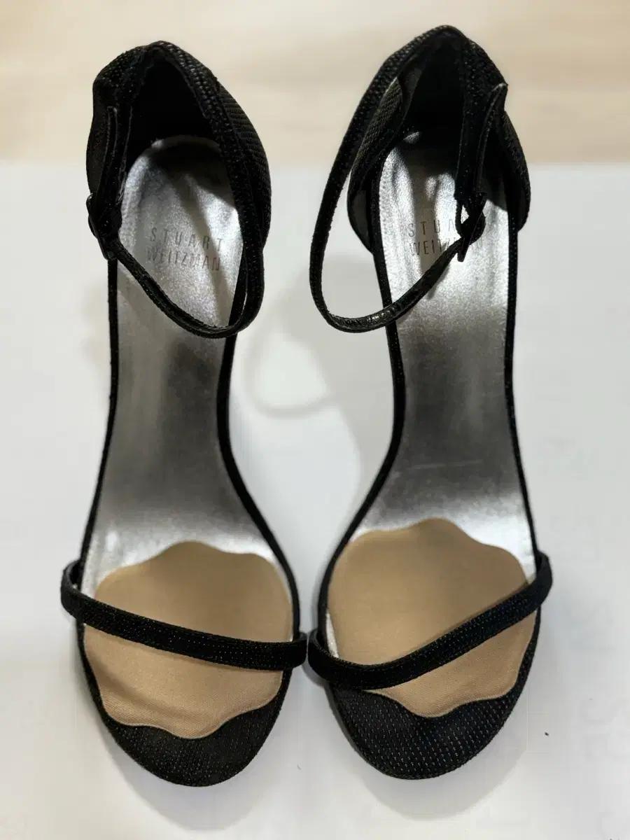 스튜어트 와이츠먼 블랙 샌들힐