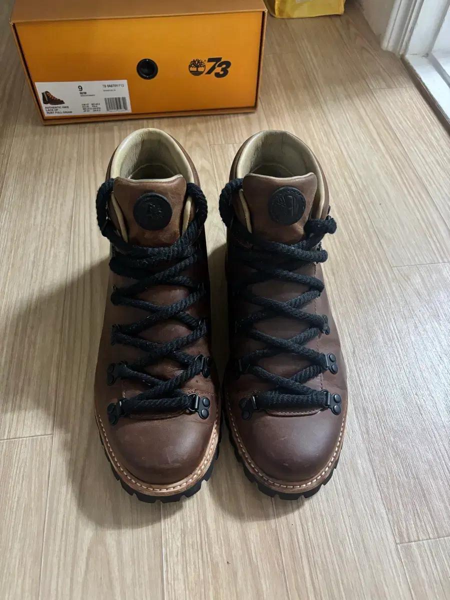 팀버랜드 하이킹부츠 니나 콜라보