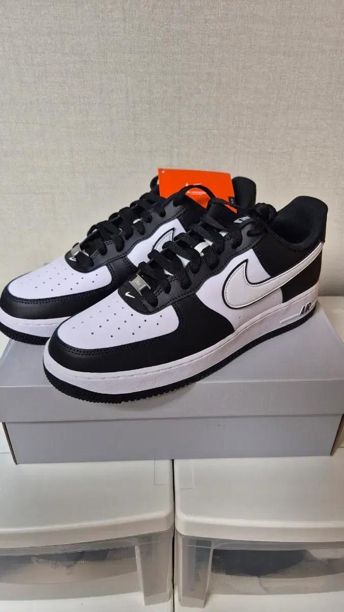 [새상품] 나이키 에어포스 범고래 290사이즈