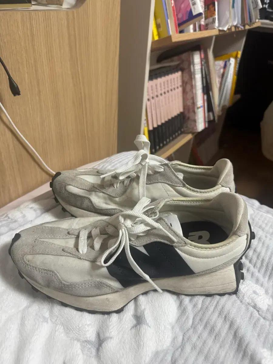 뉴발란스327  250사이즈