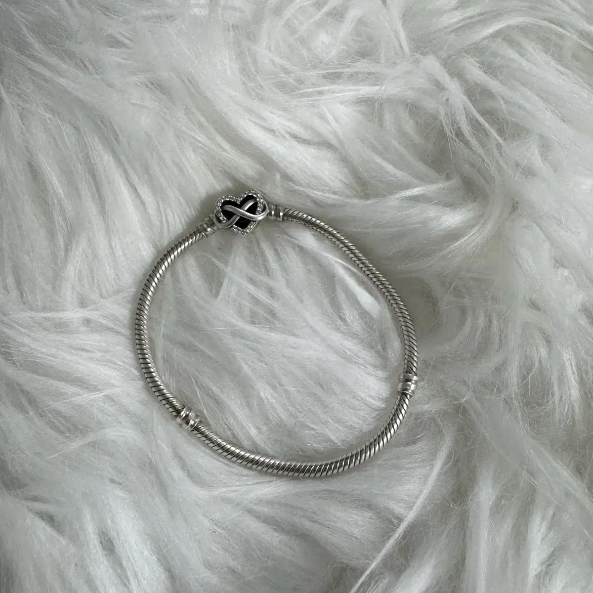 판도라 스파클링 인피니티 하트 팔찌 17cm