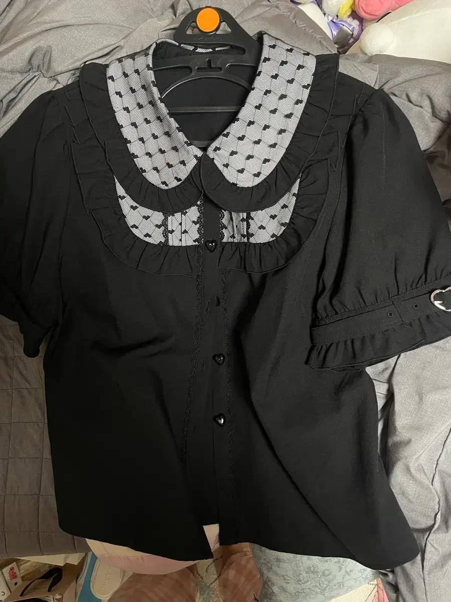 디어마이러브 리본 블라우스 블랙 디마럽