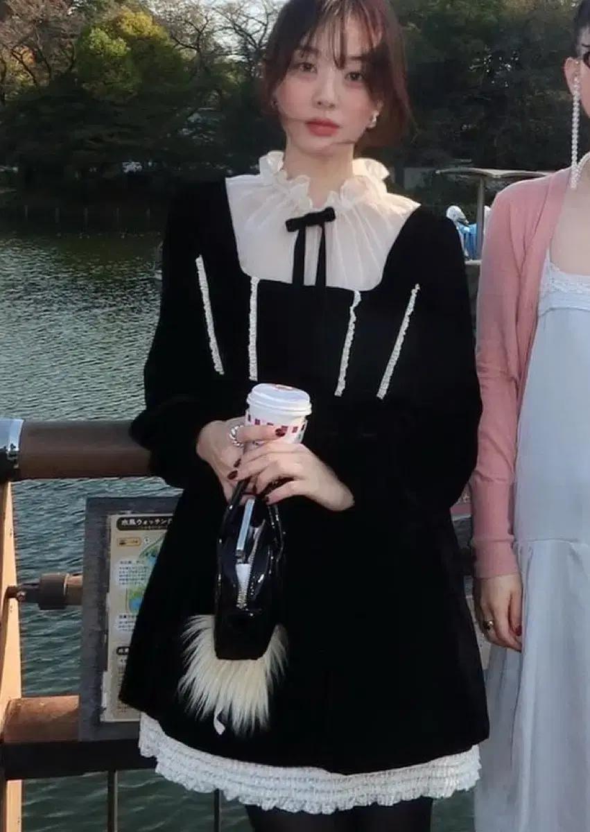 Fletta 71 홀리데이 벨벳 레이스 프릴 원피스