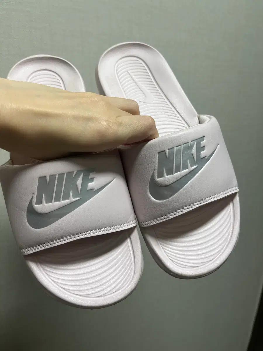 나이키 슬리퍼 220