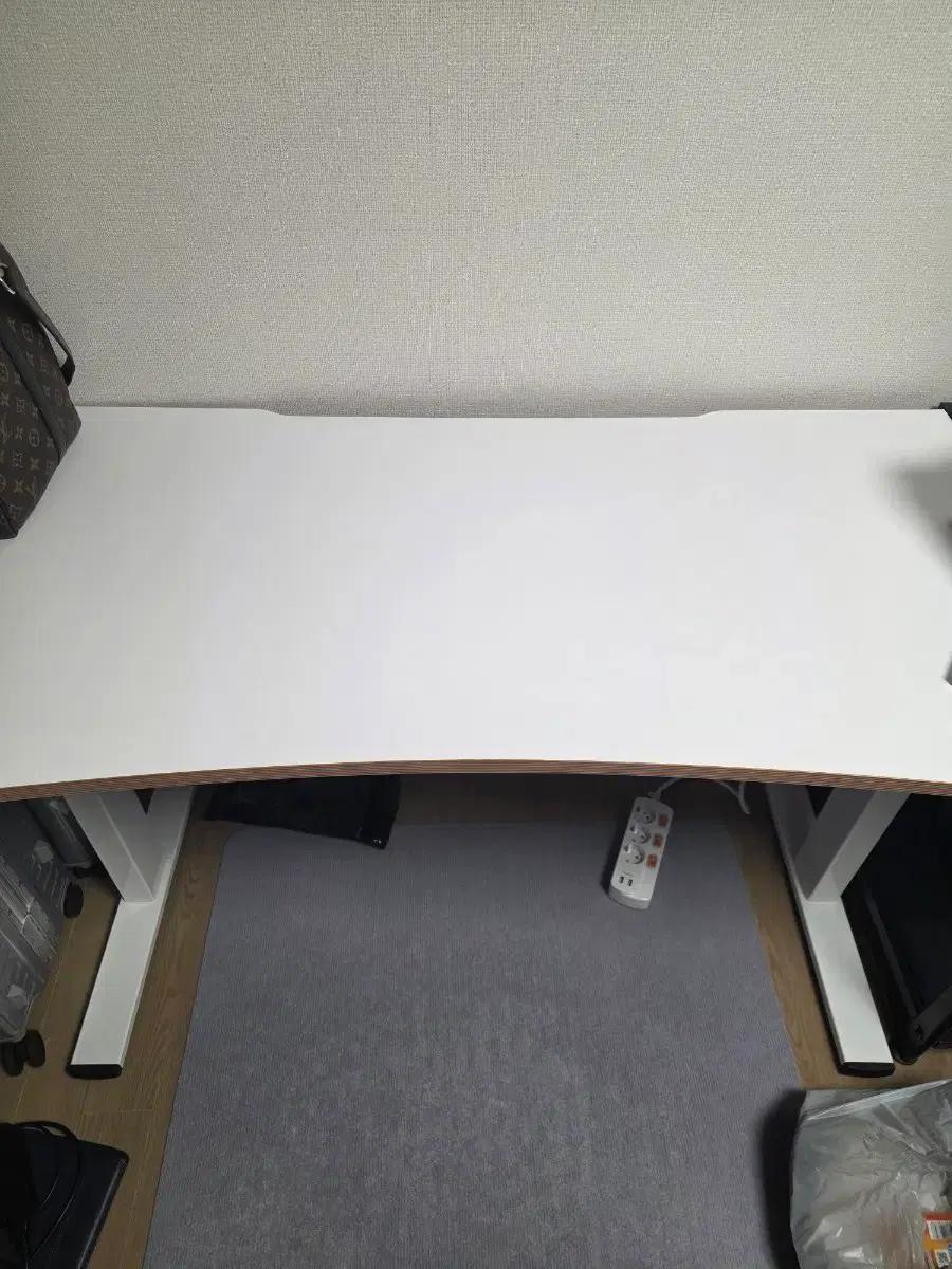 제닉스 ARENA-T DESK 1200 게이밍 책상