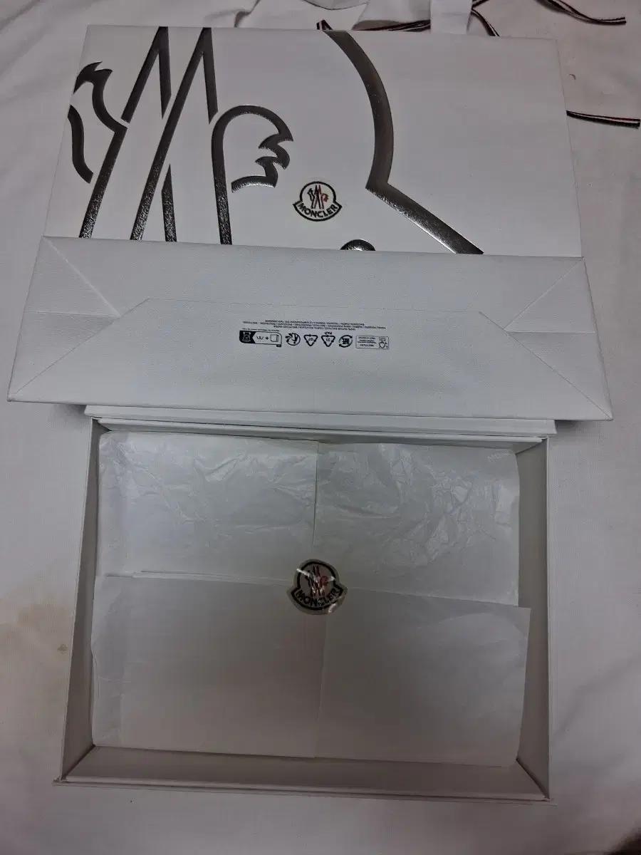 몽클레어 선물박스 쇼핑백 속지 상태최상 정품