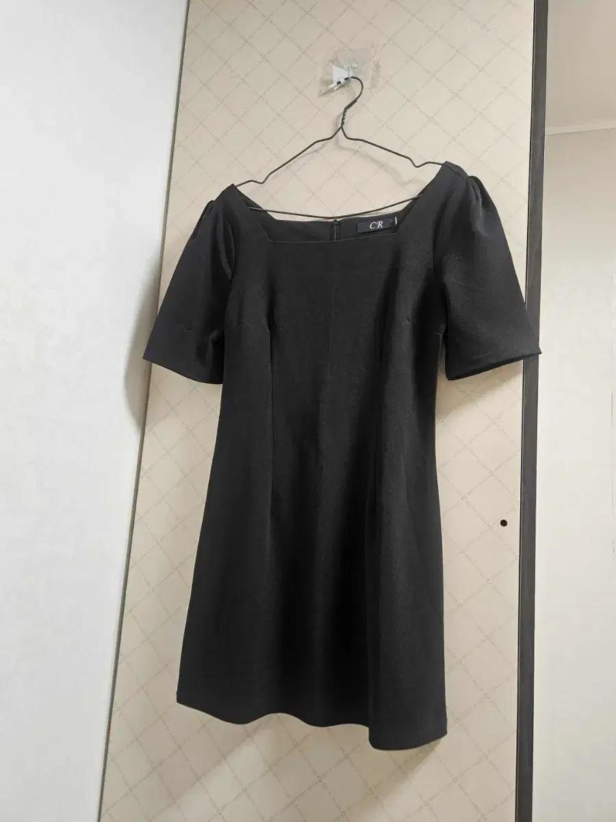 에이블리 결혼식하객룩정장 여성반팔블랙 스퀘어넥미니원피스