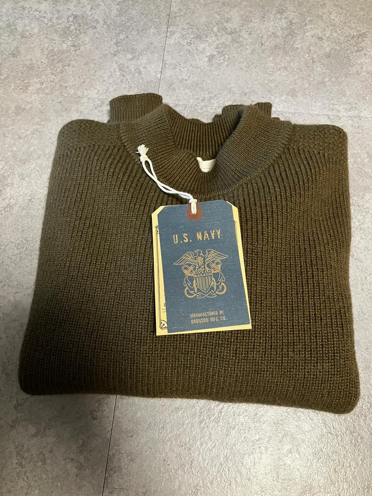 브론슨 USN 울 터틀넥 니트 스웨터 아미그린 40 (미착용)
