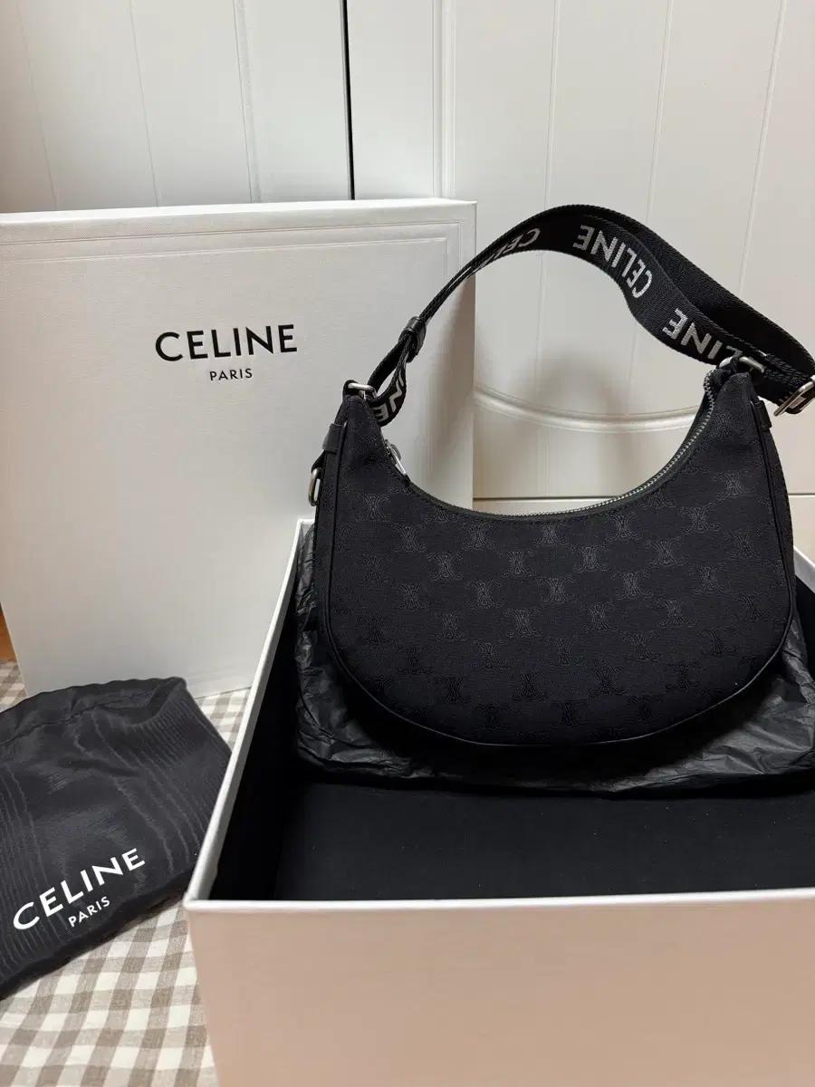 셀린느 크로스 아바백 (스트랩백)