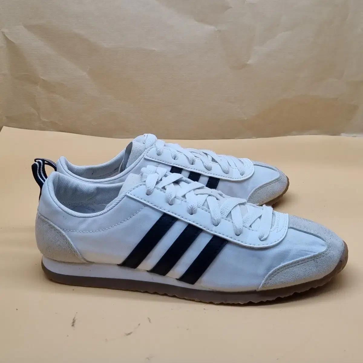 아디다스 VS조그 여성스니커즈235