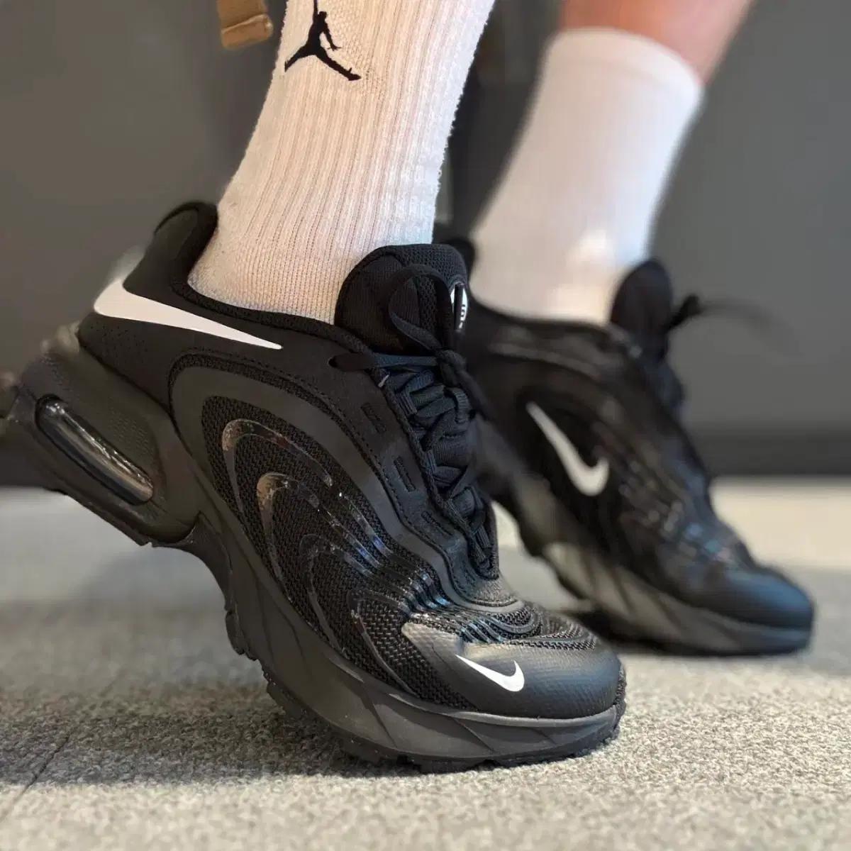 나이키 에어맥스 파이어 컴포트 쿠션 미끄럼 방지 내마모성 패션 스니커즈